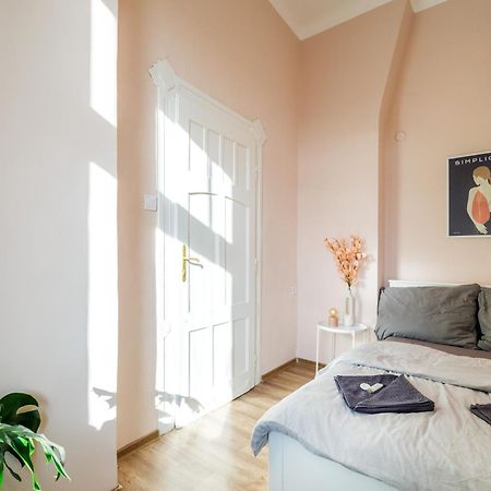 Golbarg Synagoge Apartment In Heart Of City 布达佩斯 外观 照片